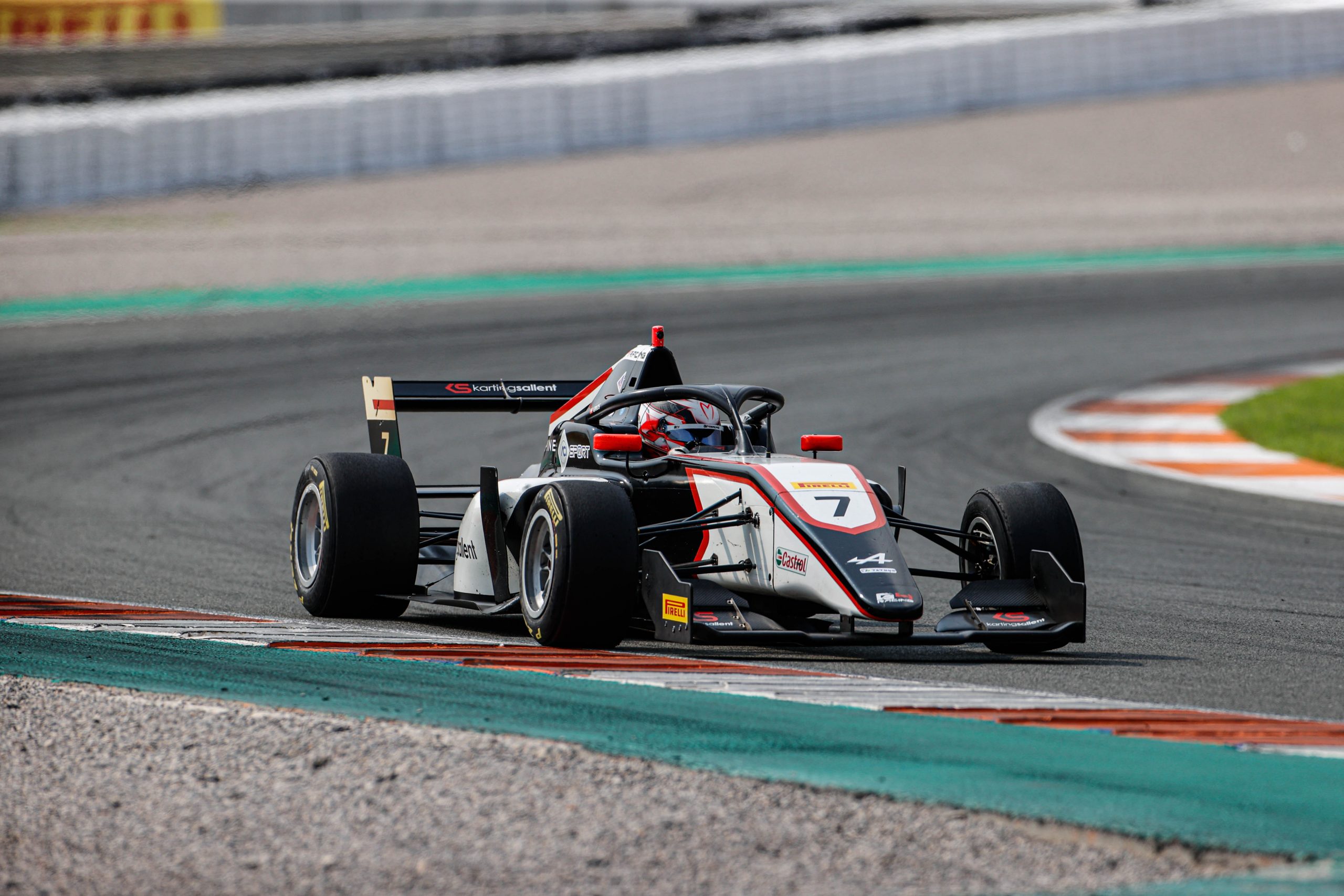 G4 Racing takes P5 in Valencia opening race